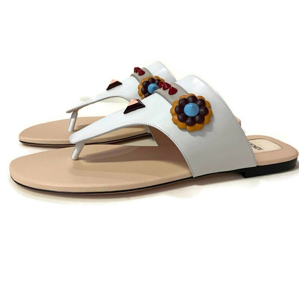 Fendi White Leather Flowerland Thong Sandal - Picture 3 of 9